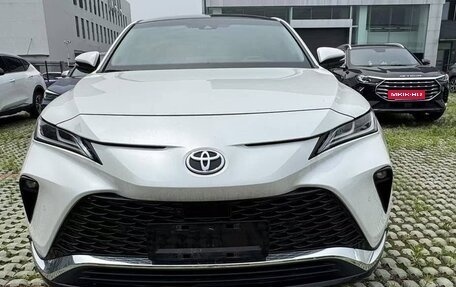 Toyota Venza, 2022 год, 3 380 000 рублей, 2 фотография