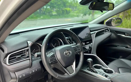 Toyota Camry, 2022 год, 2 200 000 рублей, 3 фотография