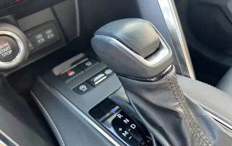 Toyota Venza, 2022 год, 2 550 000 рублей, 18 фотография