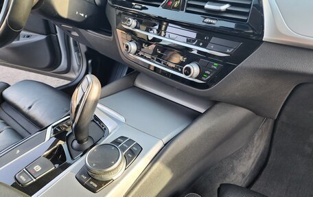 BMW 5 серия, 2019 год, 1 990 000 рублей, 13 фотография