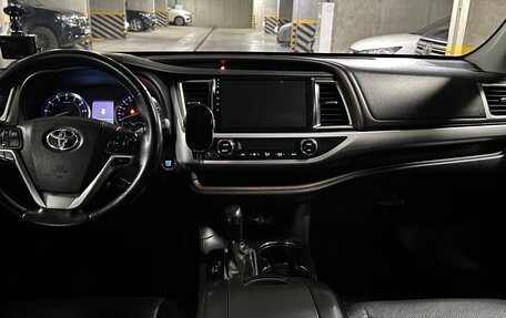 Toyota Highlander III, 2014 год, 2 500 000 рублей, 11 фотография