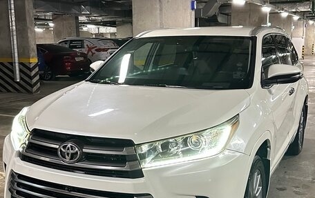 Toyota Highlander III, 2014 год, 2 500 000 рублей, 4 фотография