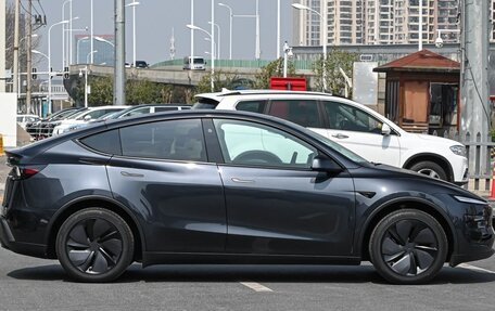 Tesla Model Y I, 2025 год, 5 650 000 рублей, 8 фотография