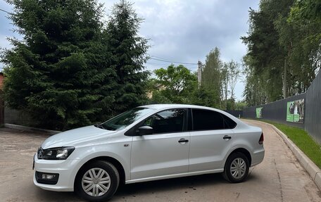 Volkswagen Polo VI (EU Market), 2016 год, 830 000 рублей, 2 фотография
