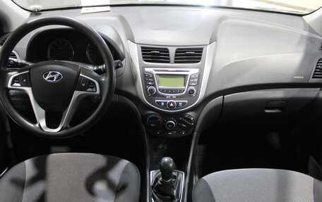 Hyundai Solaris II рестайлинг, 2012 год, 615 000 рублей, 9 фотография