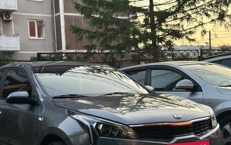 KIA Rio IV, 2020 год, 1 360 000 рублей, 10 фотография