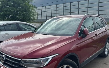 Volkswagen Tiguan II, 2021 год, 3 000 000 рублей, 2 фотография