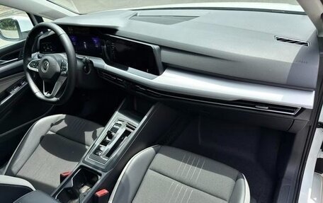 Volkswagen Golf VIII, 2021 год, 1 550 000 рублей, 13 фотография