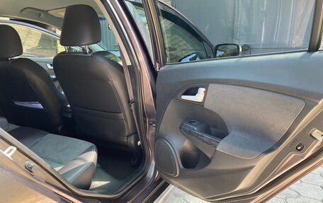 Honda Insight II рестайлинг, 2012 год, 1 220 000 рублей, 20 фотография