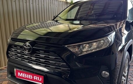 Toyota RAV4, 2020 год, 3 400 000 рублей, 2 фотография