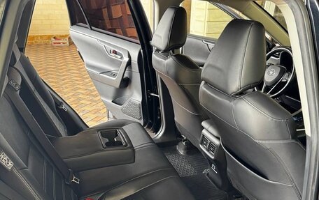 Toyota RAV4, 2020 год, 3 400 000 рублей, 16 фотография