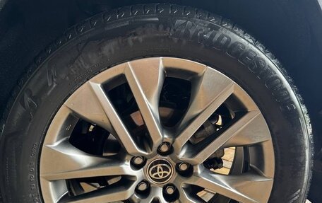Toyota RAV4, 2020 год, 3 400 000 рублей, 26 фотография