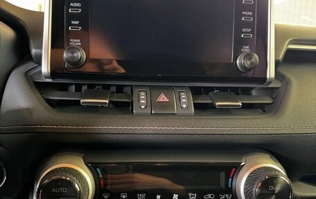Toyota RAV4, 2020 год, 3 400 000 рублей, 24 фотография