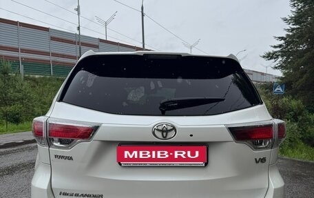 Toyota Highlander III, 2014 год, 2 686 000 рублей, 11 фотография