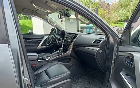 Mitsubishi Pajero Sport III рестайлинг, 2017 год, 3 100 000 рублей, 11 фотография