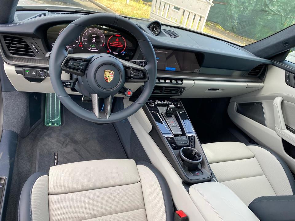 Porsche 911 992, 2025 год, 32 000 000 рублей, 9 фотография