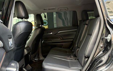 Toyota Highlander III, 2019 год, 3 200 000 рублей, 4 фотография