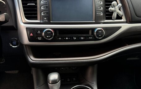 Toyota Highlander III, 2019 год, 3 200 000 рублей, 2 фотография