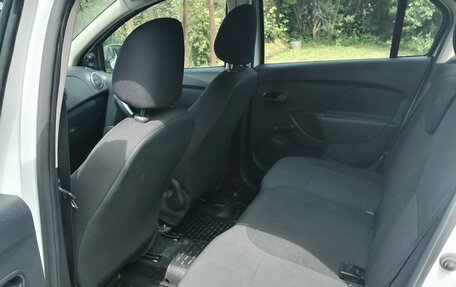 Renault Logan II, 2018 год, 570 000 рублей, 10 фотография