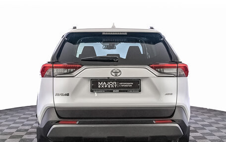 Toyota RAV4, 2021 год, 3 120 000 рублей, 6 фотография