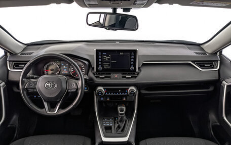 Toyota RAV4, 2021 год, 3 120 000 рублей, 14 фотография