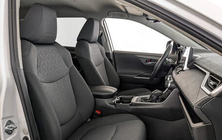 Toyota RAV4, 2021 год, 3 120 000 рублей, 24 фотография