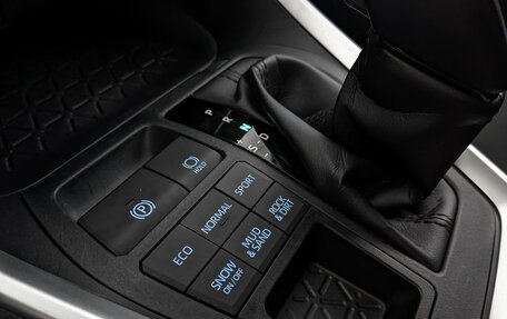 Toyota RAV4, 2021 год, 3 120 000 рублей, 26 фотография