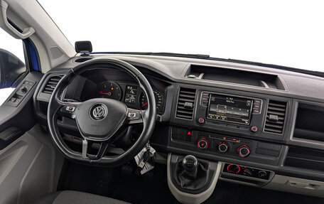 Volkswagen Transporter T6 рестайлинг, 2017 год, 2 650 000 рублей, 26 фотография