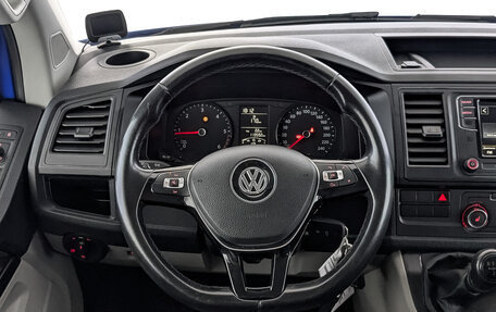 Volkswagen Transporter T6 рестайлинг, 2017 год, 2 650 000 рублей, 22 фотография