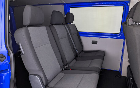 Volkswagen Transporter T6 рестайлинг, 2017 год, 2 650 000 рублей, 18 фотография