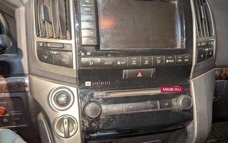 Toyota Land Cruiser 200, 2013 год, 2 480 000 рублей, 14 фотография