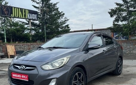 Hyundai Solaris II рестайлинг, 2011 год, 620 000 рублей, 1 фотография