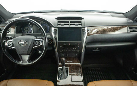 Toyota Camry, 2018 год, 2 249 000 рублей, 16 фотография