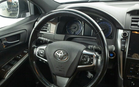 Toyota Camry, 2018 год, 2 249 000 рублей, 15 фотография