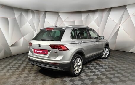 Volkswagen Tiguan II, 2017 год, 2 245 150 рублей, 2 фотография