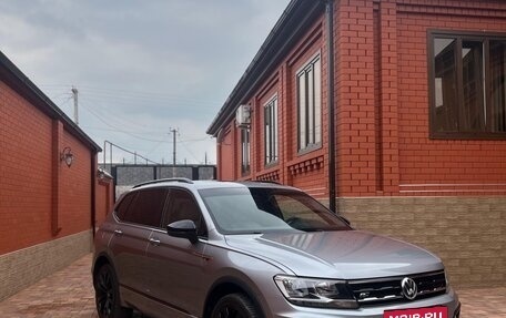 Volkswagen Tiguan II, 2021 год, 3 350 000 рублей, 2 фотография
