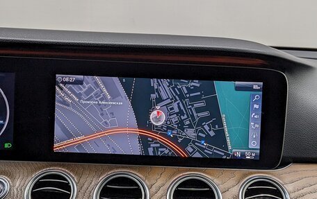 Mercedes-Benz E-Класс, 2019 год, 3 050 000 рублей, 4 фотография