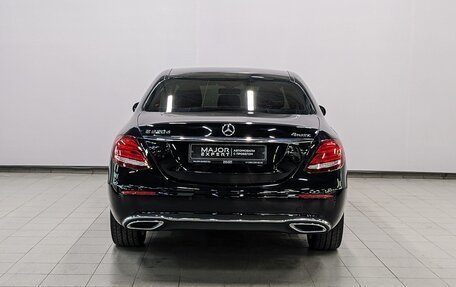 Mercedes-Benz E-Класс, 2019 год, 3 050 000 рублей, 17 фотография