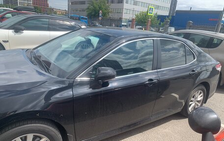 Toyota Camry, 2020 год, 2 100 000 рублей, 4 фотография