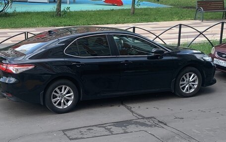 Toyota Camry, 2020 год, 2 100 000 рублей, 5 фотография