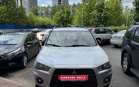 Mitsubishi Outlander III рестайлинг 3, 2011 год, 1 100 000 рублей, 3 фотография