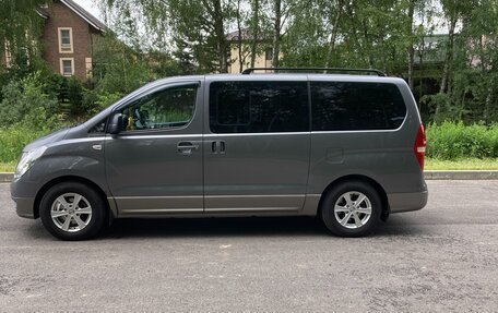 Hyundai H-1 II рестайлинг, 2010 год, 1 490 000 рублей, 8 фотография