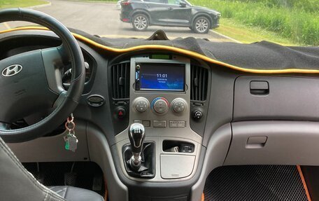 Hyundai H-1 II рестайлинг, 2010 год, 1 490 000 рублей, 10 фотография