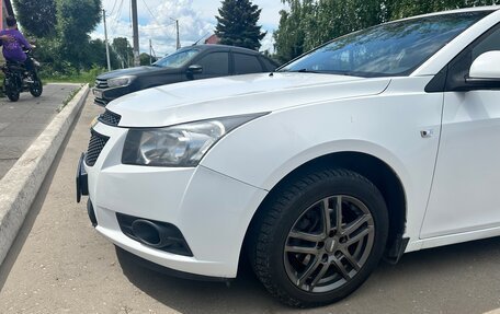 Chevrolet Cruze II, 2010 год, 800 000 рублей, 3 фотография