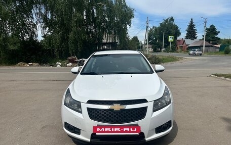 Chevrolet Cruze II, 2010 год, 800 000 рублей, 2 фотография