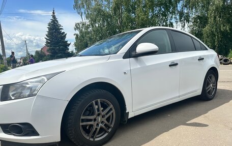 Chevrolet Cruze II, 2010 год, 800 000 рублей, 12 фотография