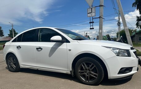 Chevrolet Cruze II, 2010 год, 800 000 рублей, 7 фотография
