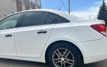 Chevrolet Cruze II, 2010 год, 800 000 рублей, 11 фотография