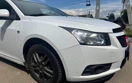 Chevrolet Cruze II, 2010 год, 800 000 рублей, 10 фотография