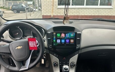 Chevrolet Cruze II, 2010 год, 800 000 рублей, 16 фотография